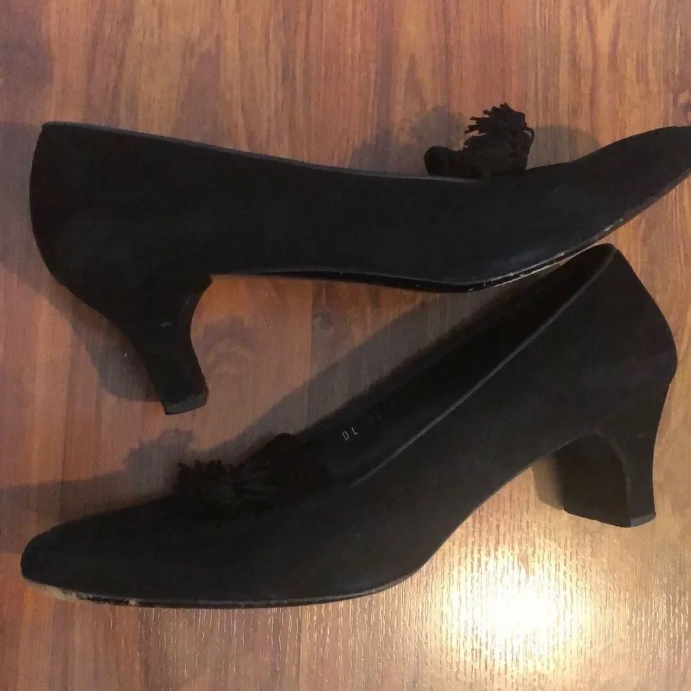Salvador Ferragamo black suede closed toe tassel pumps 8.5￼ B